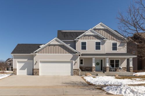 1718 Ancaster Dr, Byron, MN 55920-1567