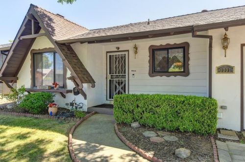3001 Portsmouth Dr, Rancho Cordova, CA 95670-5320