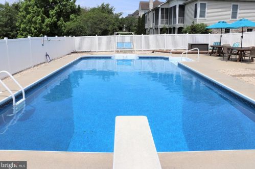 1954 Pickering Trl, Lancaster PA exterior