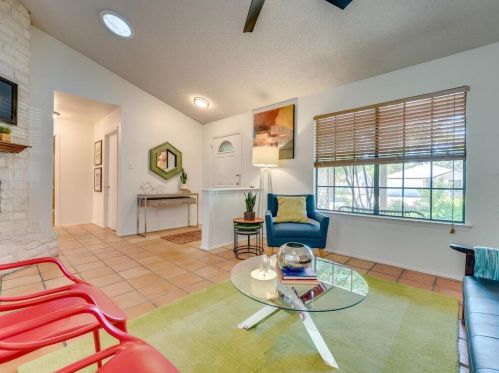 910 Calico Dr, Austin TX  78748-6492 exterior