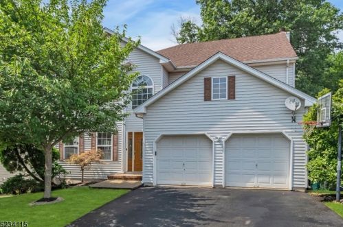 63 Shaffer Rd, Bridgewater, NJ 08807-5605