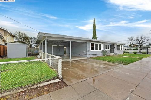 2027 Park St, Livermore, CA 94551-3842