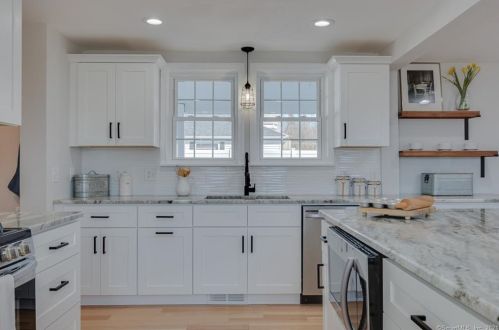 41 New Marker Rd, Wapping CT  06074-1863 exterior