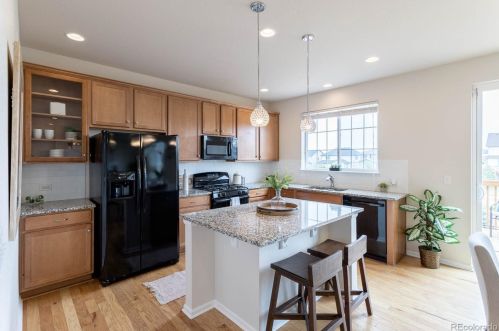 7400 Old Hammer Way, Aurora CO 80016-6115 exterior