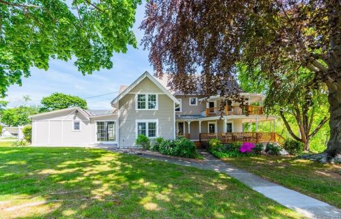 8 Beach Ave, Niantic, CT 06357-3042