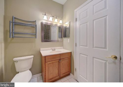 16 Kyle Way, Trenton NJ 08628-2521 exterior