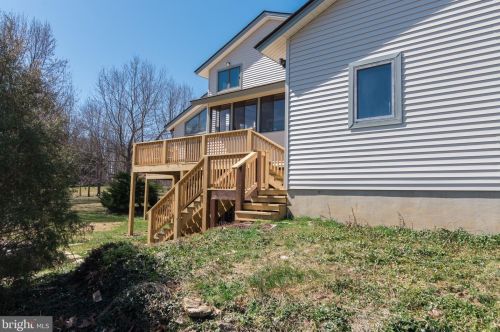 80 Quinn Lea Rd, Harpers Ferry WV 25425-5372 exterior