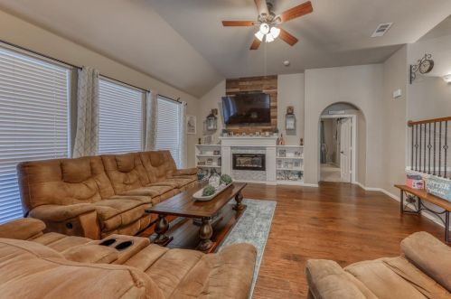 308 Darlington Trl, Fort Worth TX  76131-3584 exterior