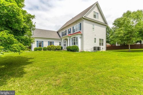 3333 Anne De Bourgh Dr, Triangle, VA 22172-2349