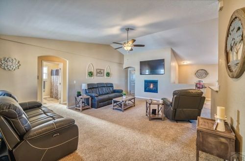 1218 Escondido Dr, Pueblo, CO 81007-1147