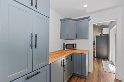 850 Upper Maple St, Killingly CT  06241-2229 exterior