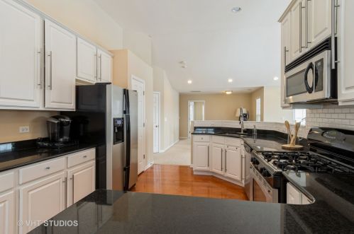 1963 Oxley Cir, Naperville, IL 60563-4176