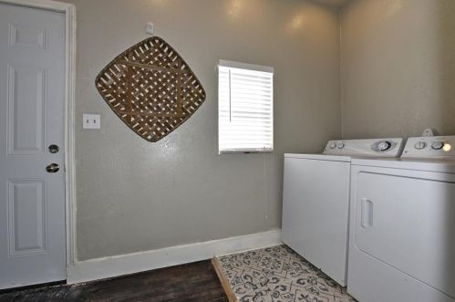 704 Essex St, San Antonio TX  78210-2214 exterior
