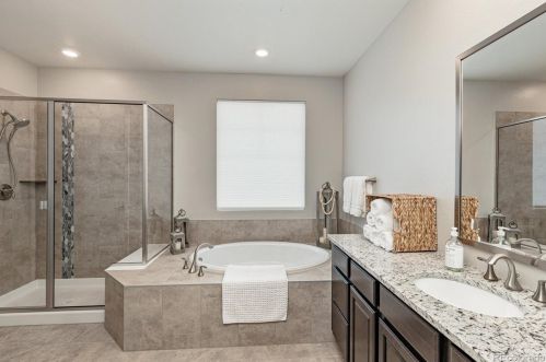 27938 Clifton Pl, Denver CO  80016 exterior