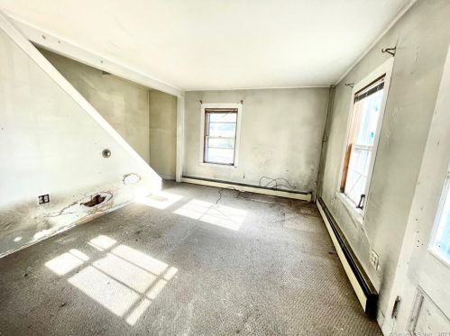 54 Reed St, Canaan, CT 06018-2046