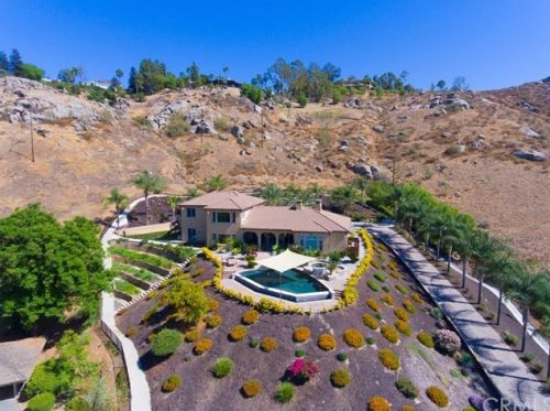 2490 Piedmont Dr, Riverside, CA 92506-4534