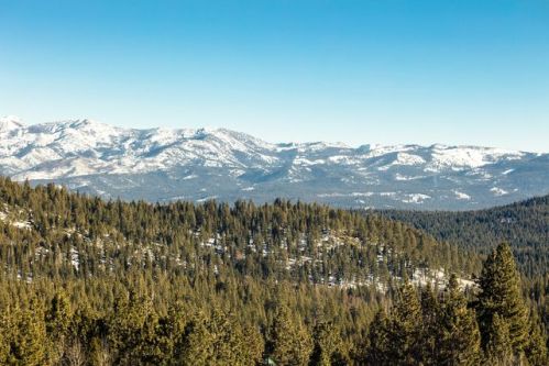 14485 Wolfgang Rd, Truckee CA  96161-6956 exterior
