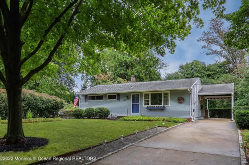 65 Parkview Ter, Lincroft, NJ 07738-1364