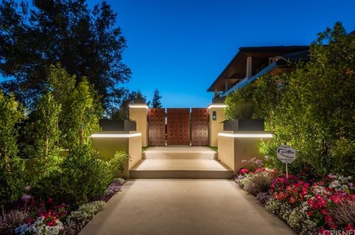 5560 Bonneville Rd, Calabasas, CA 91302-1201