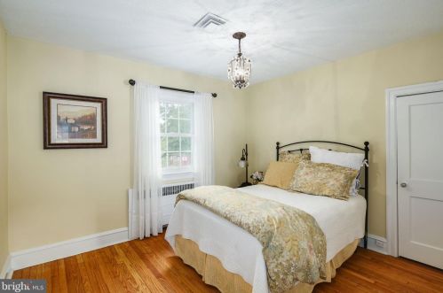 730 Redman Ave, Haddonfield NJ 08033-2744 exterior