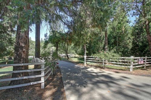 16313 Lower Colfax Rd, Grass Valley, CA 95945-9609