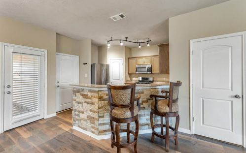 2009 Autumn Lake Dr, Bryan TX  77807-5112 exterior