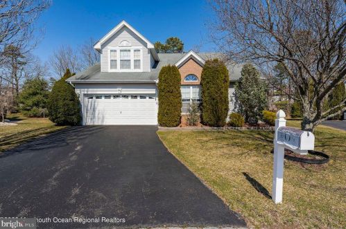 11 Seabreeze Ct, Berkeley Township, NJ 08721-1781