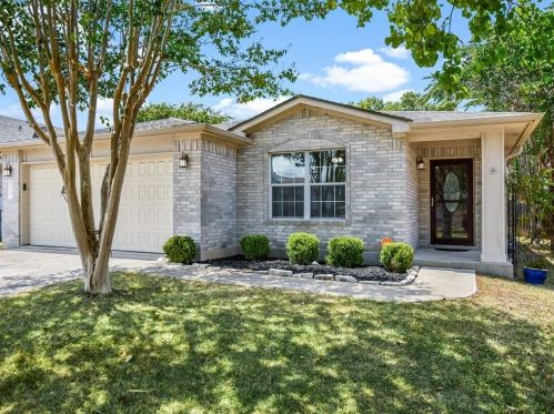 105 Remington Dr, Uhland, TX 78640-4329