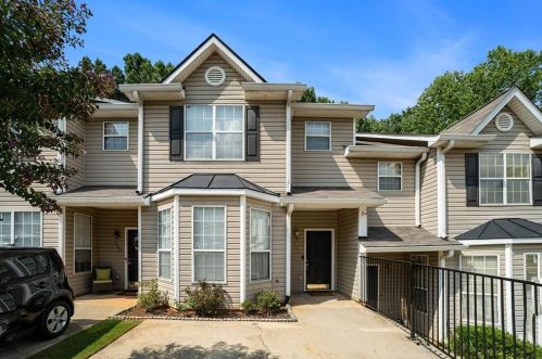 210 Brentwood Dr, Newnan, GA 30263-6724
