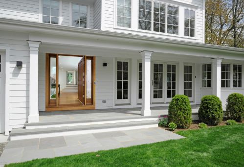 21 Bramble Ln, Riverside CT  06878-1801 exterior