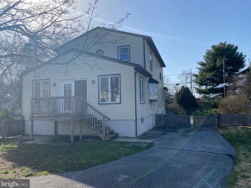 14 3rd St, Gloucester, NJ 08030-2604