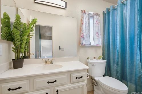 20539 Bloomfield Rd, Riverside CA  92508-2916 exterior