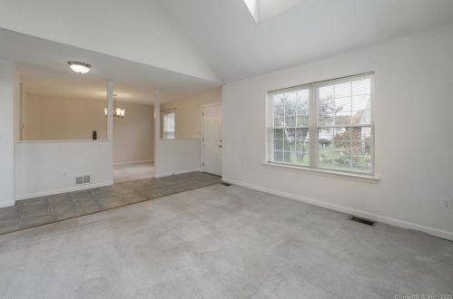 14 Greenview Ter, Middletown CT  06457-8738 exterior