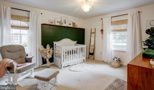 1220 Country Club Dr, Lancaster PA  17601-5208 exterior