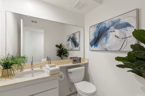 103 Jeanine Way, Anaheim CA  92806-3840 exterior