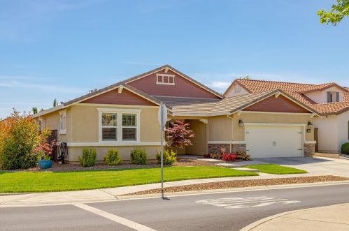7900 Cellana Dr, Elk Grove, CA 95757-6211