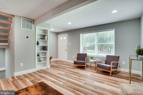 8064 Donegal Ln, Springfield VA  22153-2360 exterior