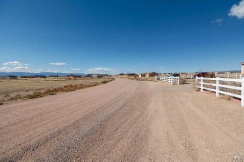 443 Fredonia Dr, Pueblo CO  81007-1302 exterior