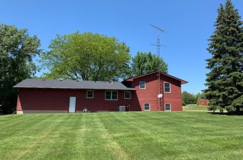 12362 Sunset Dr, Sycamore IL  60178-8121 exterior