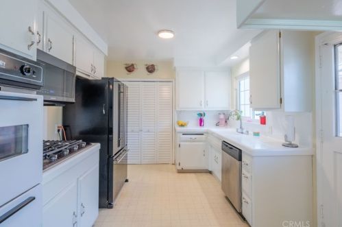 531 Harcourt St, Anaheim CA  92801-5008 exterior