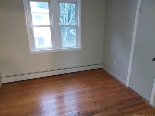 114 Beecher St, Southington, CT 06489-4735