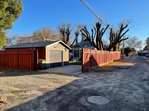 1115 Merritt St, Turlock CA  95380-4952 exterior