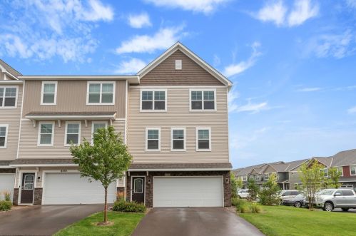 8752 Granite Ln, Saint Paul, MN 55129