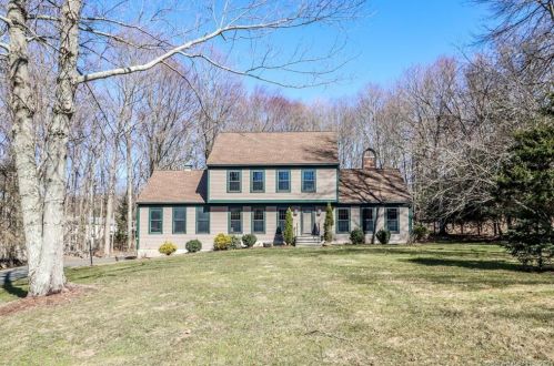 17 Stonewall Ln, Upper Stepney, CT 06468-3228
