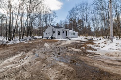 15 Little Lake Rd, Standish, ME 04084-6218