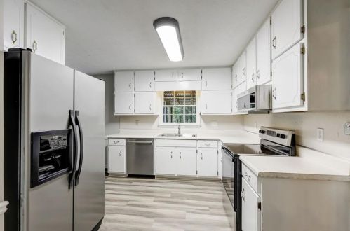 490 Cowan Trl, Stockbridge GA  30281-2853 exterior