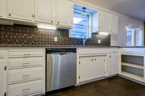 5104 Montrose Dr, Fort Worth TX  76114-2154 exterior