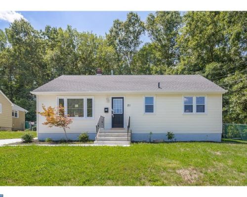 21 Oakland Ave, Somerdale, NJ 08083-1421