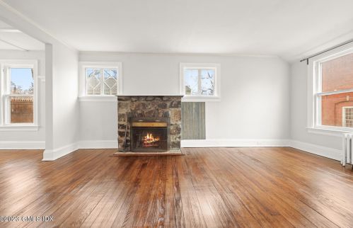 1 Putnam Ct, Greenwich CT  06830-5605 exterior