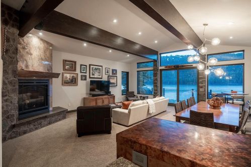 14246 Shore Dr, Truckee CA  96161-3430 exterior